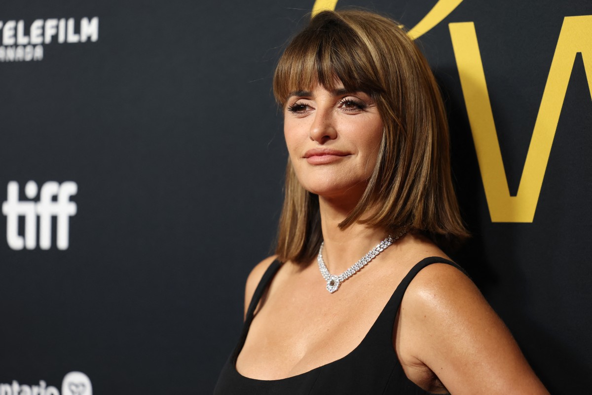 رسمات المكياج البرونزي الداكن بأسلوب Penélope Cruz