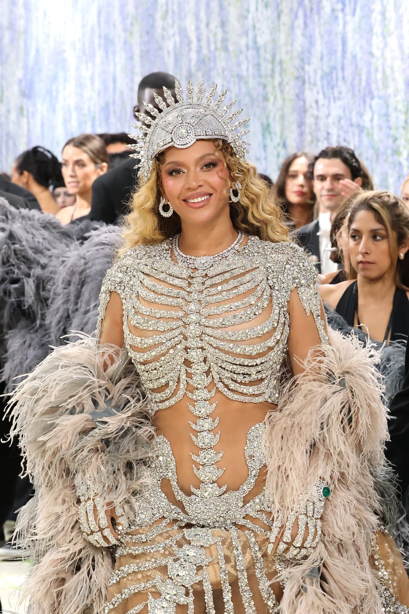 بيونسيه Beyoncé بمجوهرات شوبارد Chopard الفاخرة