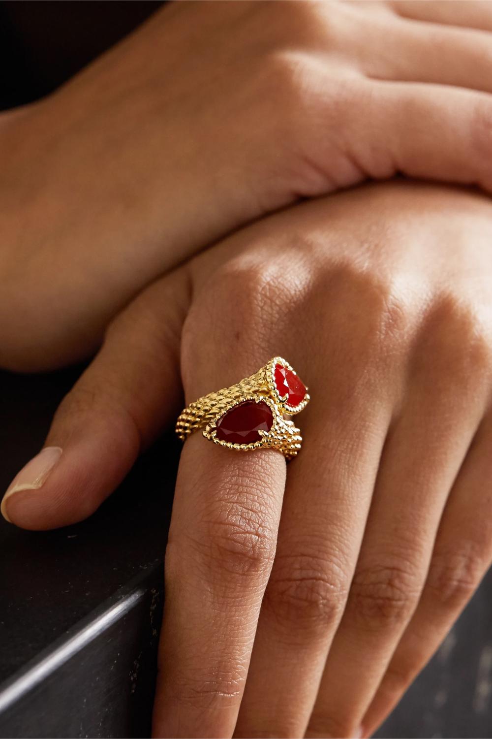 تألق حجر الكارنيليان في مجوهرات Boucheron