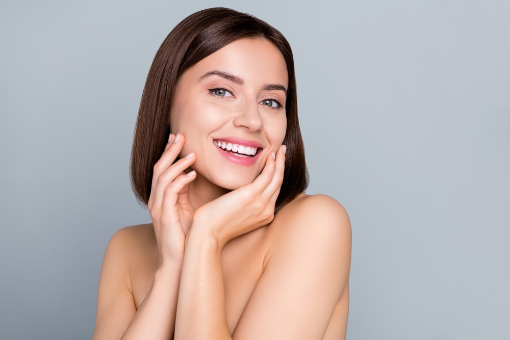 تؤمن العارضات بأن استخدام الكريمات المناسبة وشرب الماء هما الأساس
