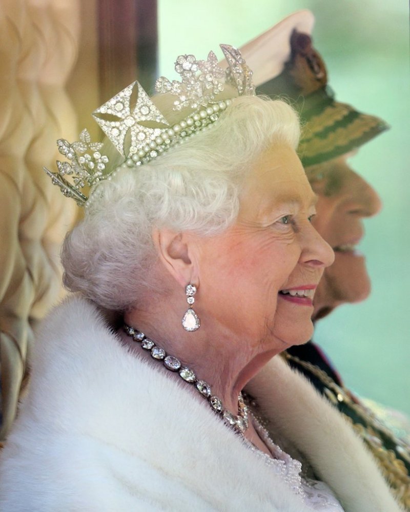 تاج إكليل الدولة The State Diadem
