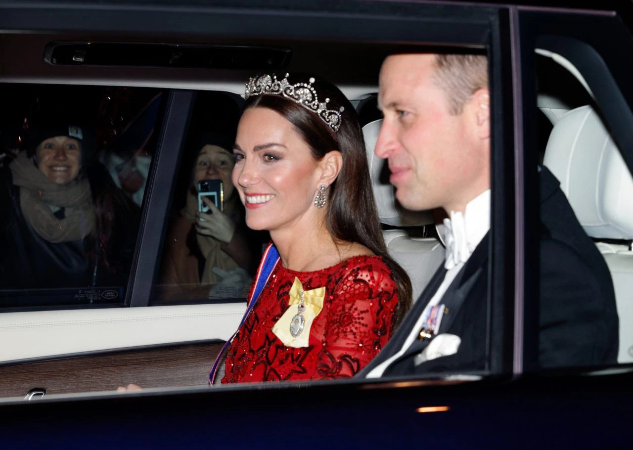 تاج زهرة اللوتس Lotus Flower Tiara