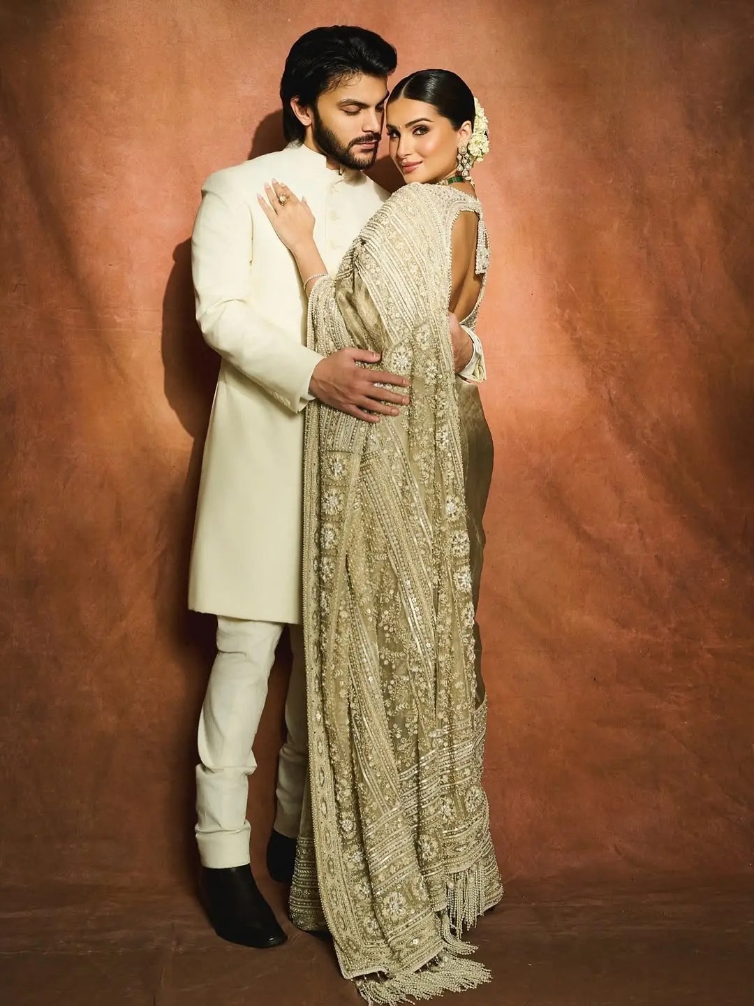 تارا سوتاريا Tara Sutaria وفير باهاريا Veer Pahariya