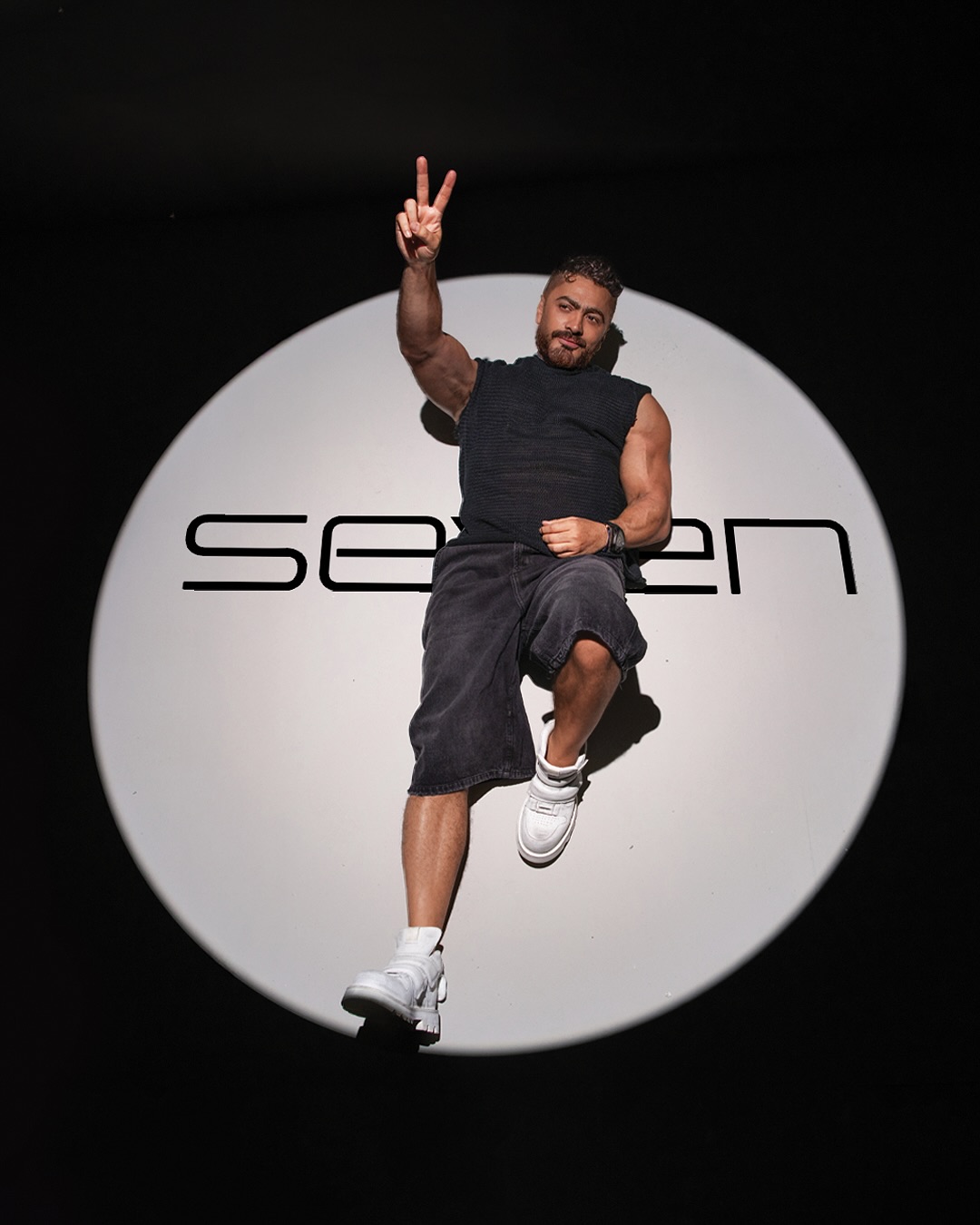 تامر حسني يطلق علامة "Seven" للأزياء