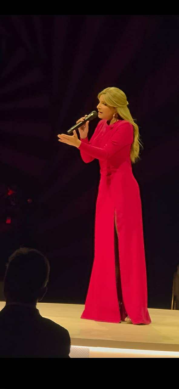 تانيا قسّيس لأول مرة على المسرح مجموعة Tap Dancers