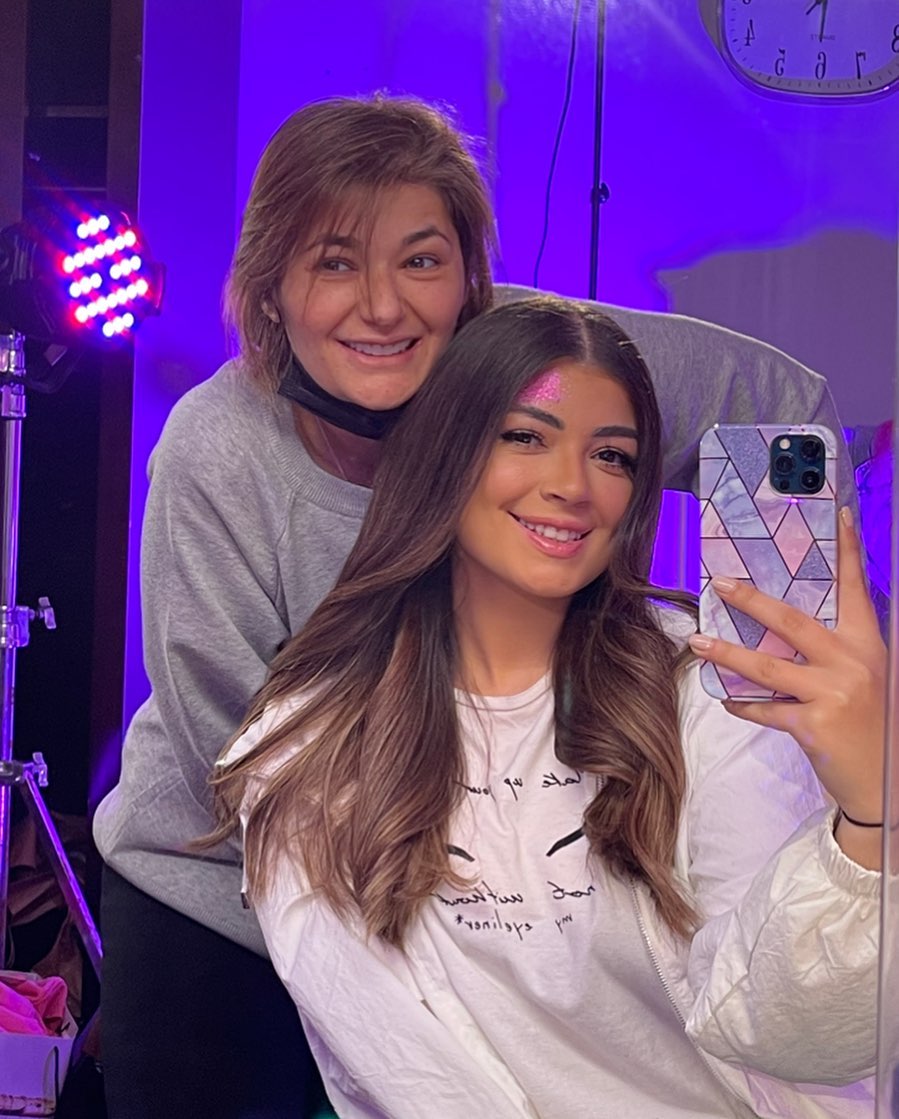 تتبع ليلى زاهر طرق بسيطة وناعمة في المكياج وستايل الشعر