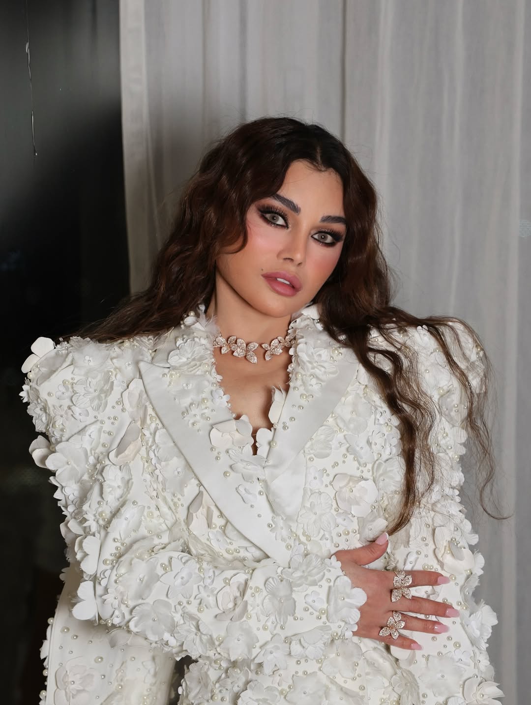 تتمتع هيفاءوهبي ببشرة صافية بعد إبرة دبي