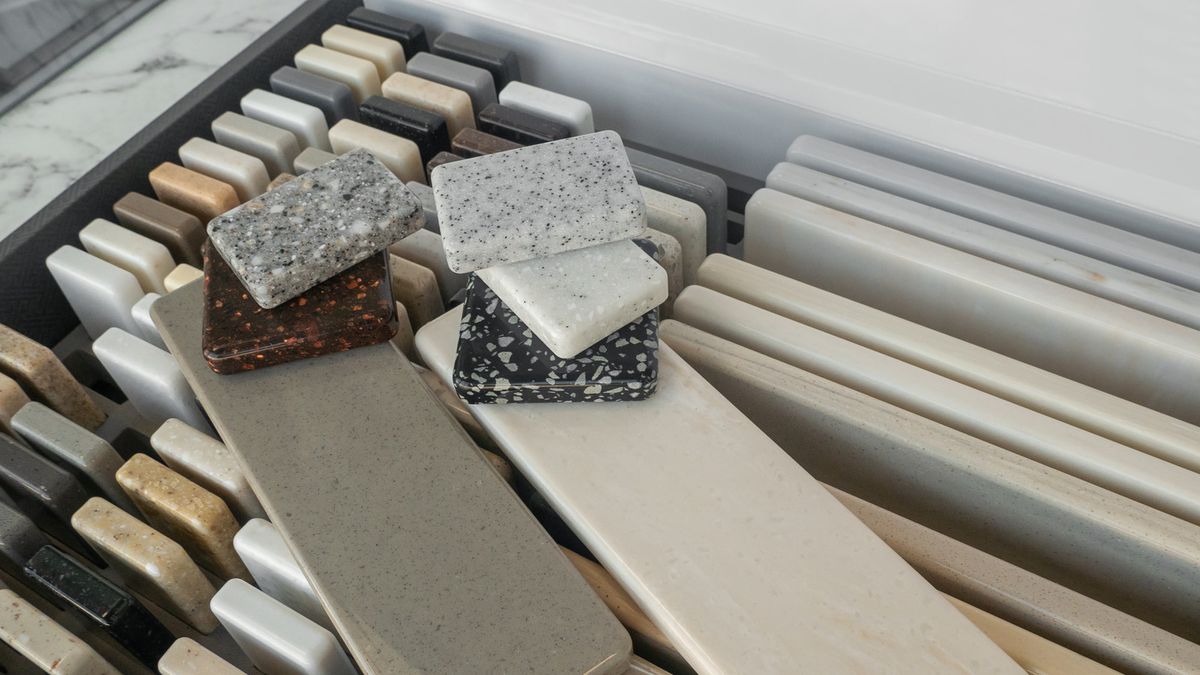 تتميز خامة الكوريان بالمتانة ومقاومة البقع والبكتيريا