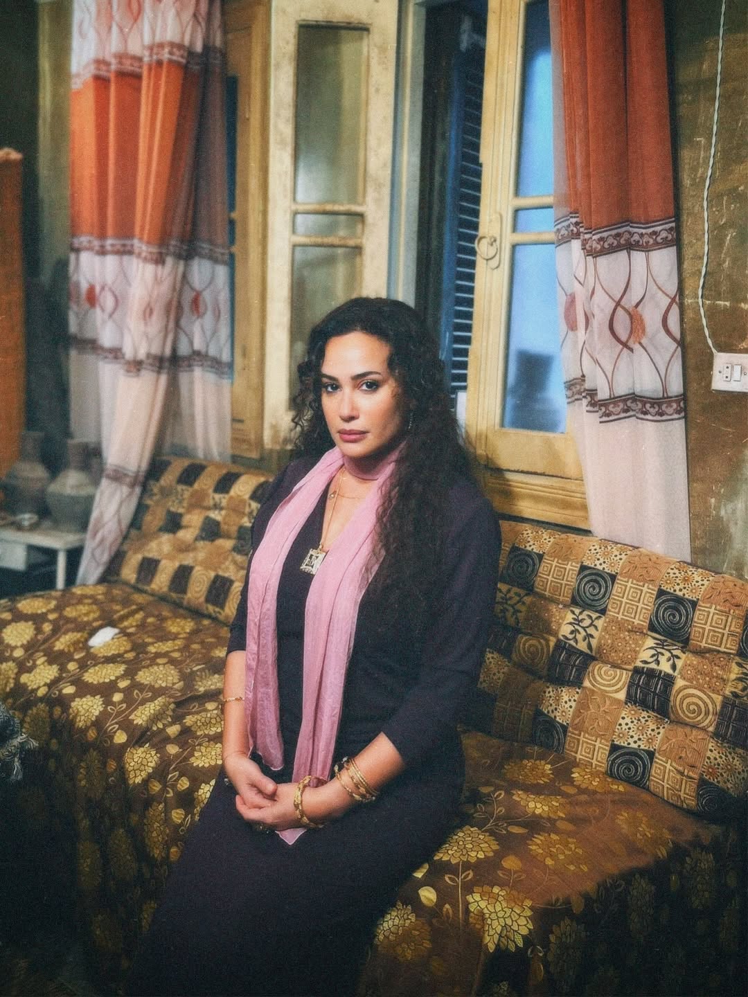 تتميز هند صبري بإطلالات مختلفة تناسب شخصية غرام (1)