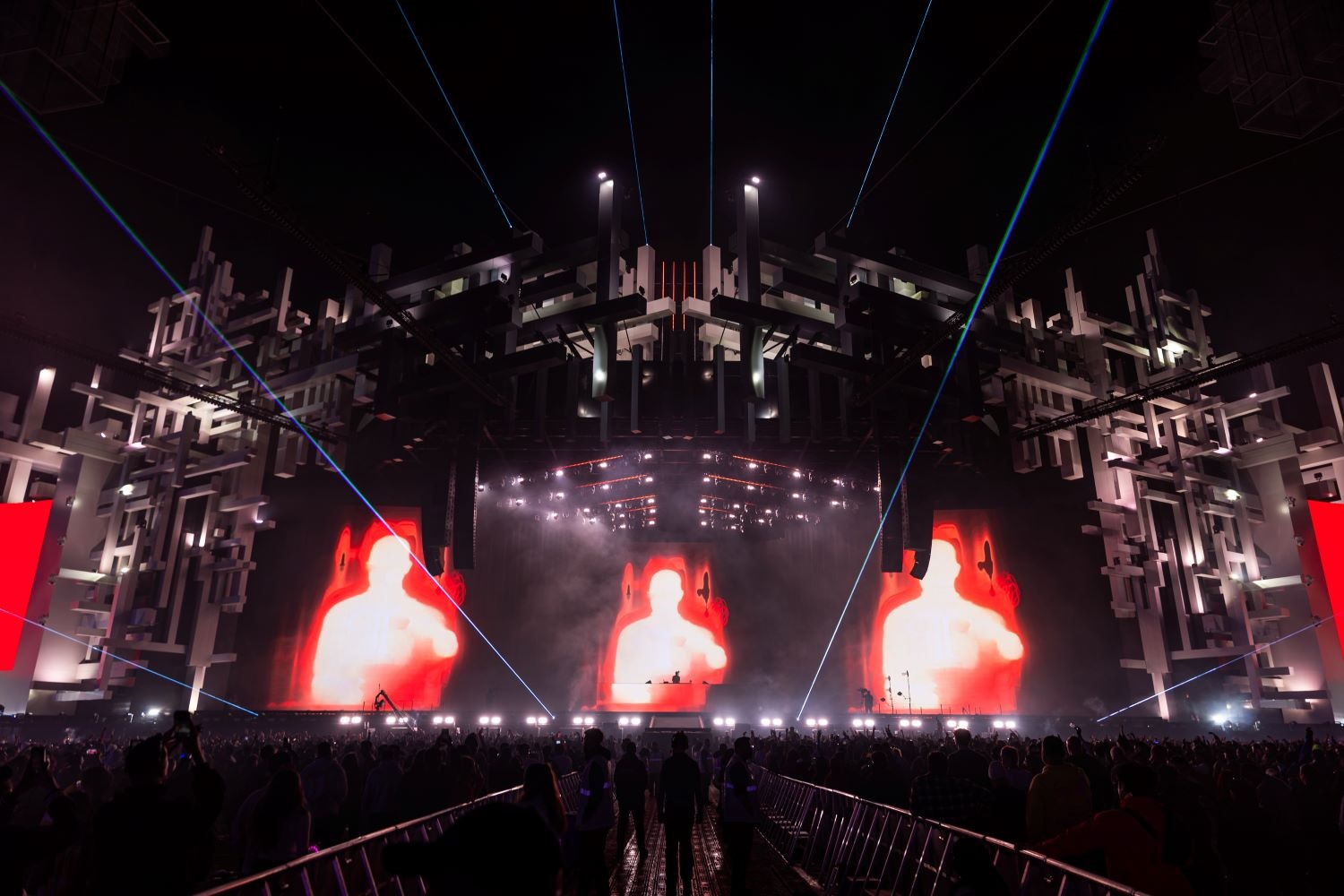 تجارب استثنائية نابضة بالعروض الموسيقية الغامرة