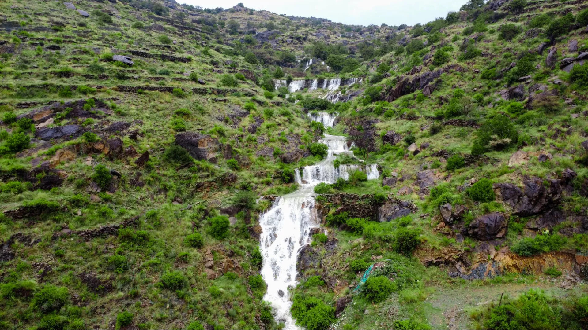 تجربة خيالية بين الجبال في الباحة