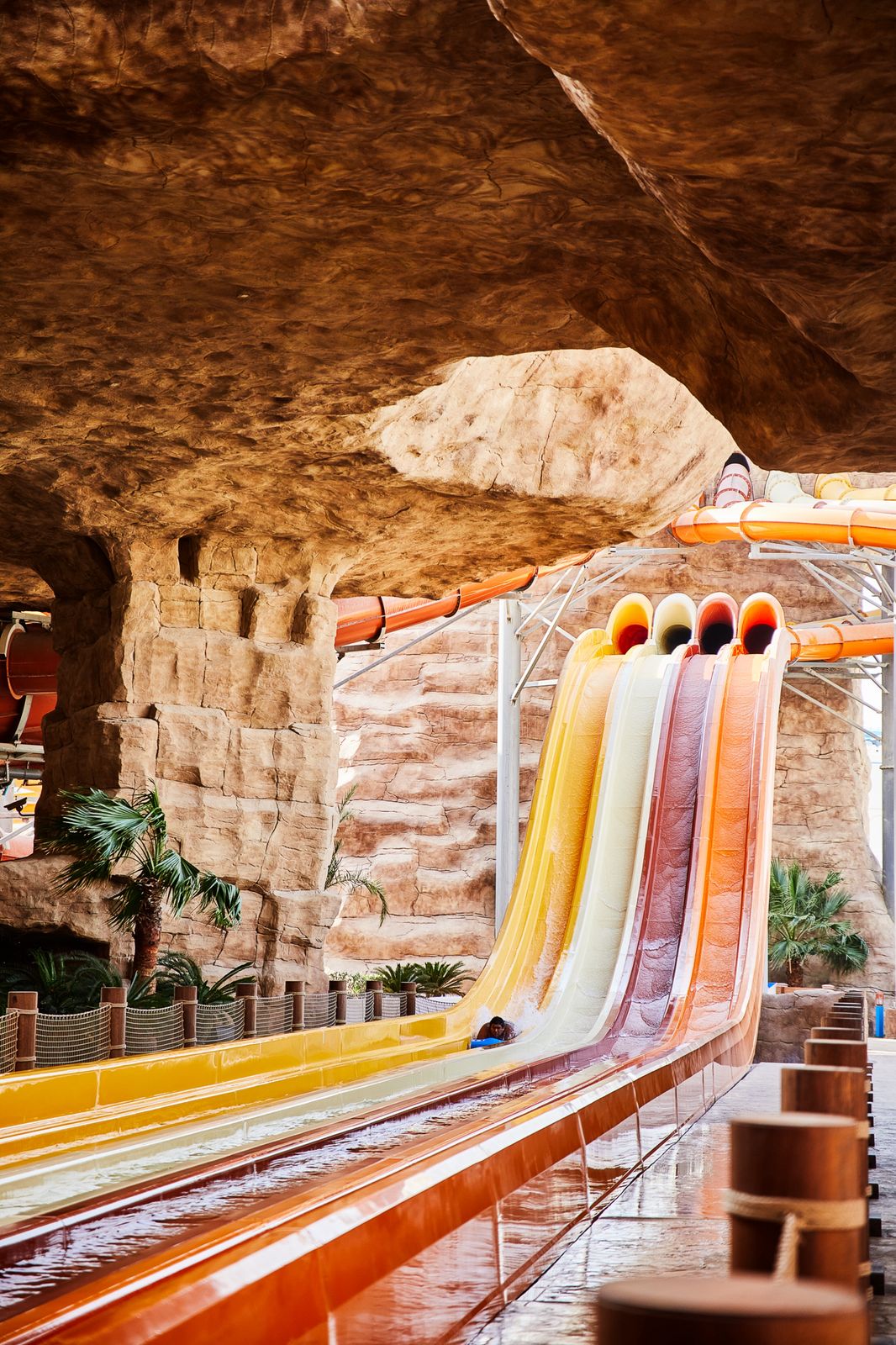 تجربة عائلية فاخرة في desert falls hilton salwa )