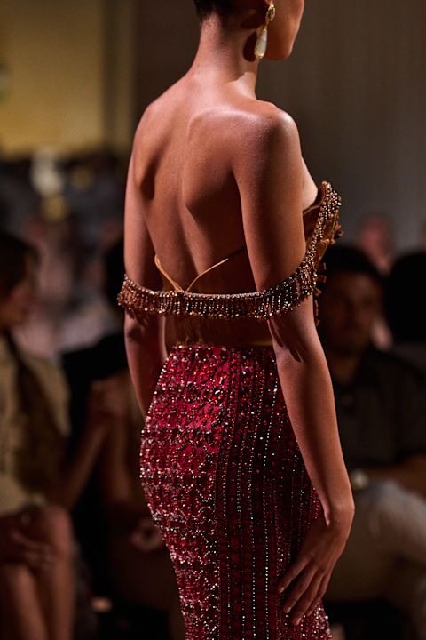 تجربتنا للحفاظ على نتيجة بشرة صافية بعد التخلص من حبوب الظهر ـ عارضة دار جورج حبيقة