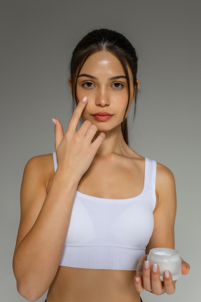 تحتاج البشرة إلى ترطيب أكثر من مرتين يوميًا بعد الإستحمام مباشرة