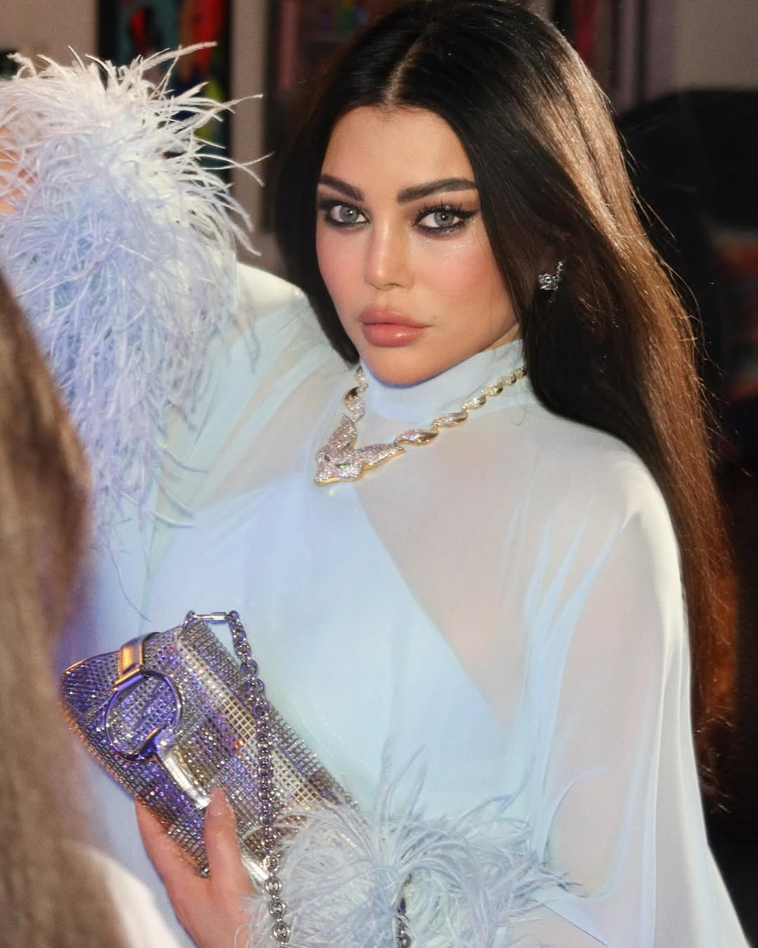 تحدثت هيفاء وهبي بوضوح عن لجوئها لتقنية إبرة دبي