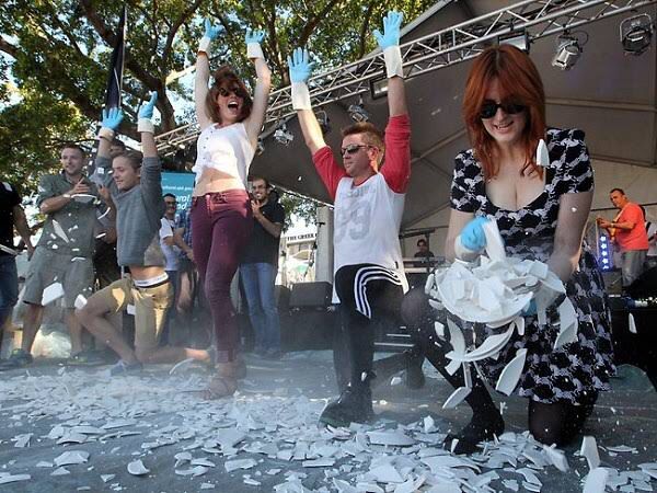 تحطيم الأطباق