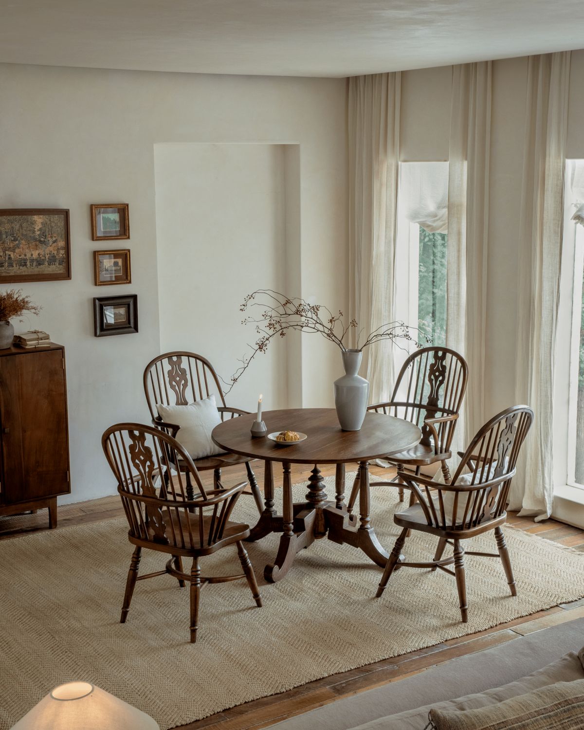 تحقق كراسي وندسور الخلود من خلال الموازنة بين التاريخ والحداثة