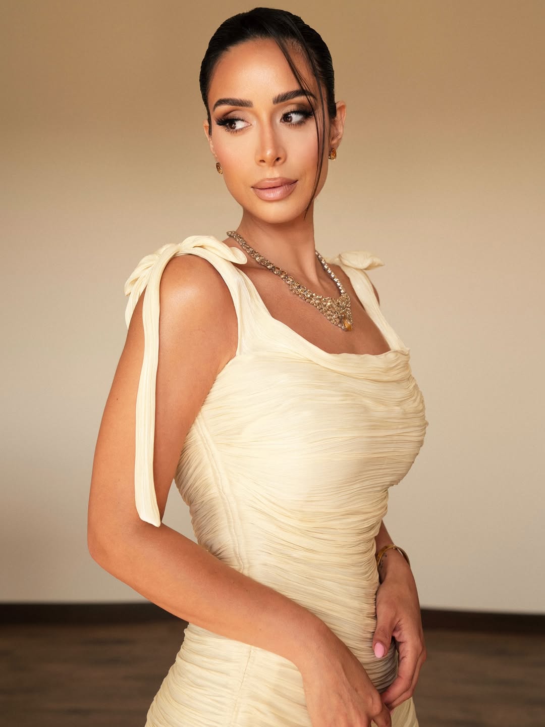 تختار بسنت شوقي لوك مكياج مختلف وراقي صورة من انستغرام بنست شوقي