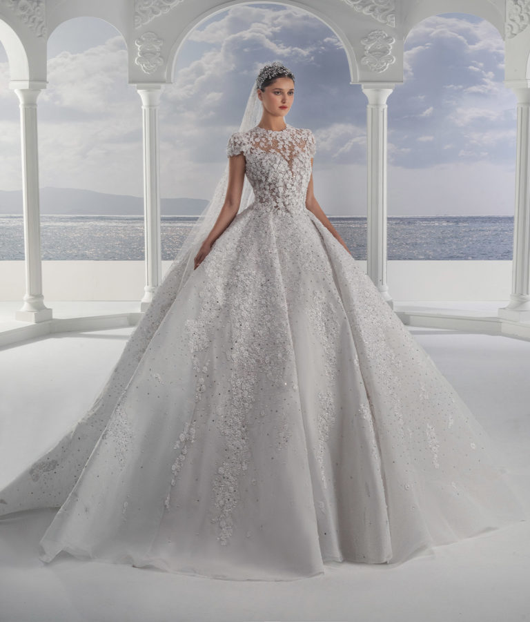 ترف التفاصيل في فستان زفاف زياد مكد