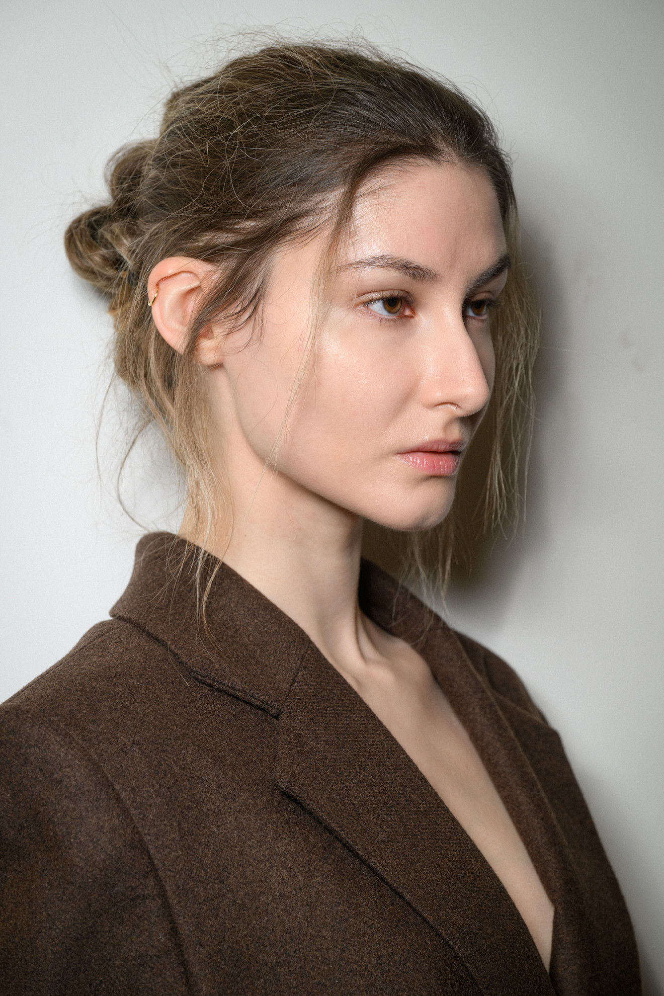 تسريحات الكعكة المتوسطة والمبعثرة من دار Mossi