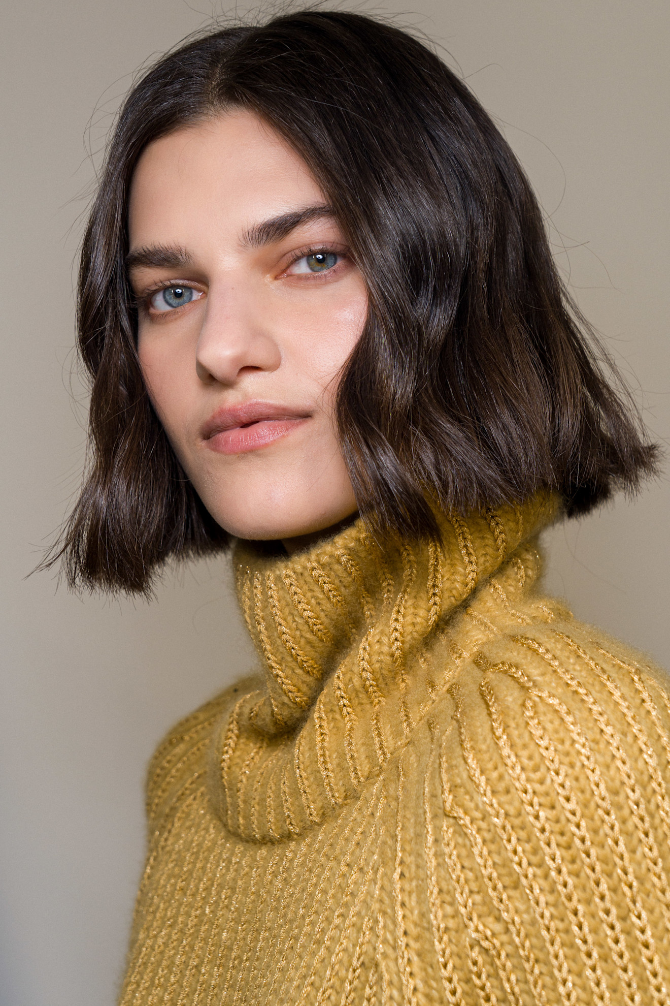 تسريحات شعر البوب كاريه  من دار Akris