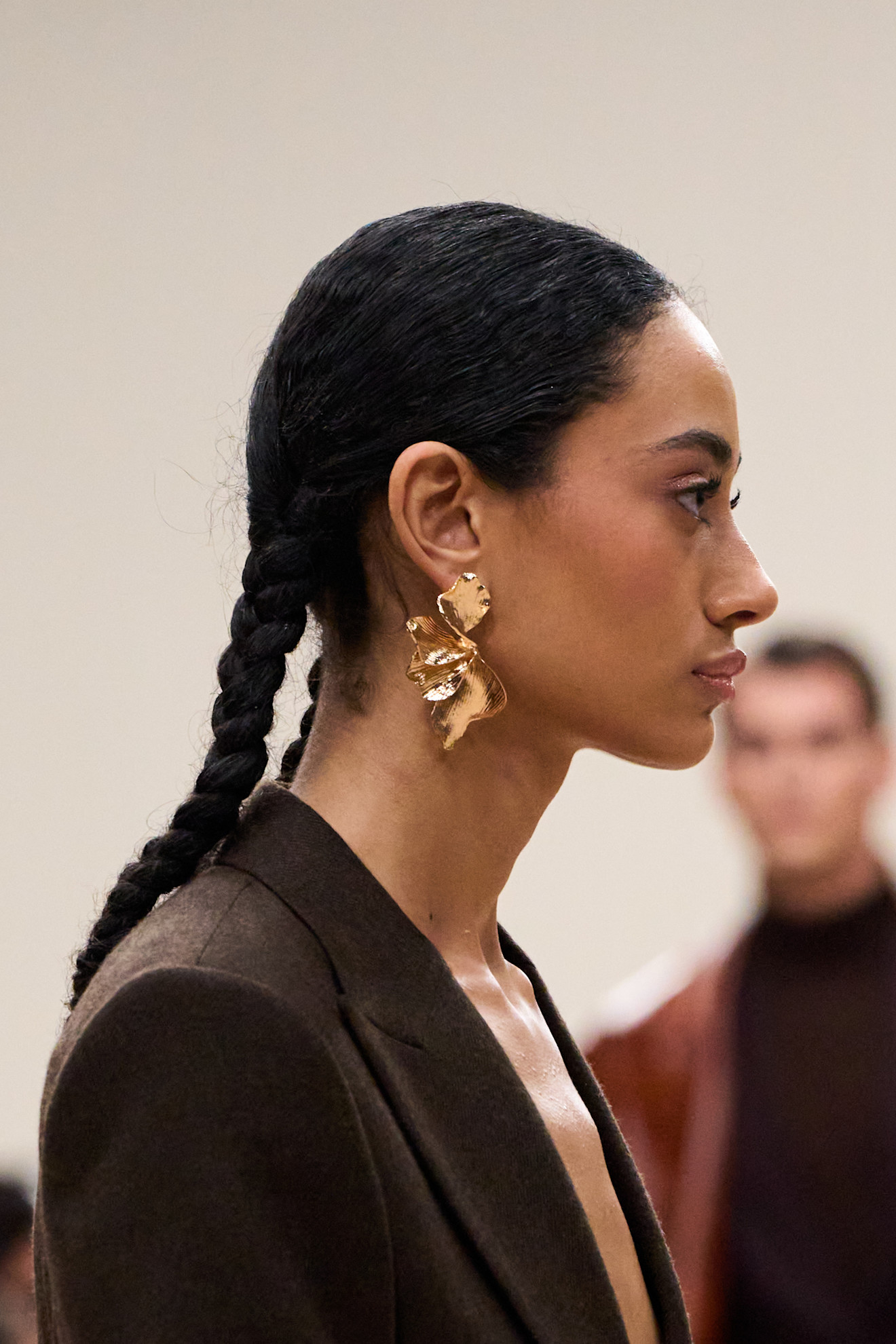 تسريحات شعر الضفائر مع ذيل الحصان من دار Michael Cinco