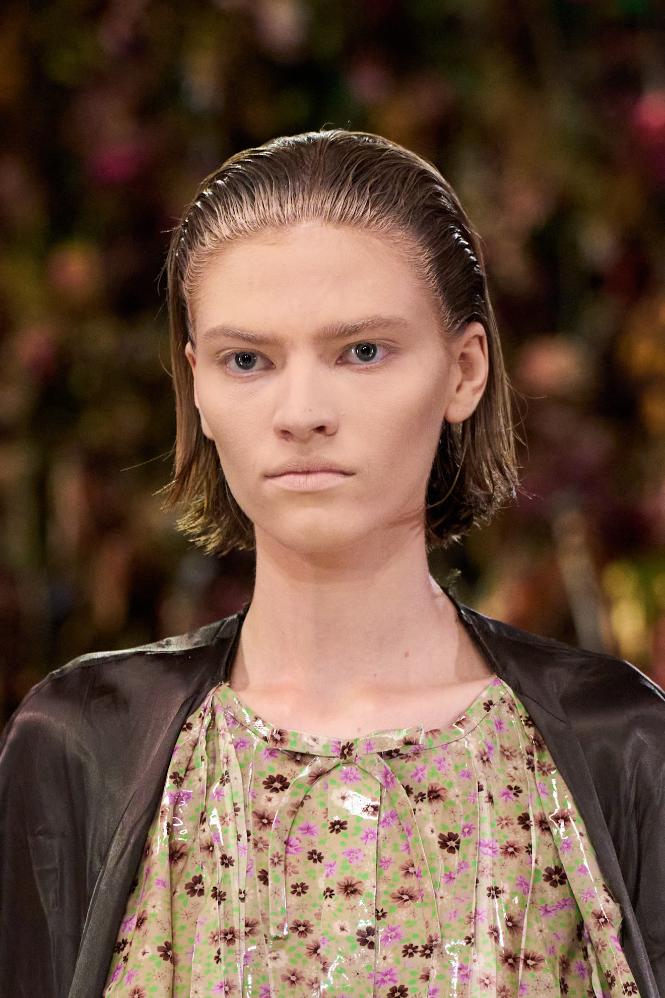 تسريحات شعر كاريه ومبللة من دار Maison Margiela