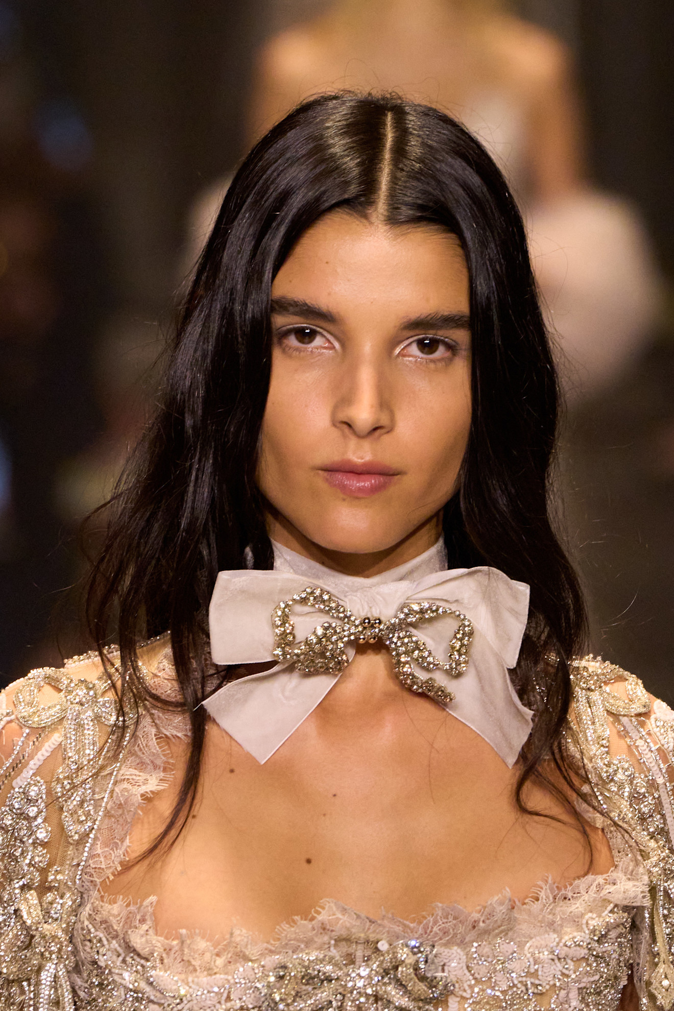 تسريحات شعر ناعمة وبسيطة في عرض Elie Saab