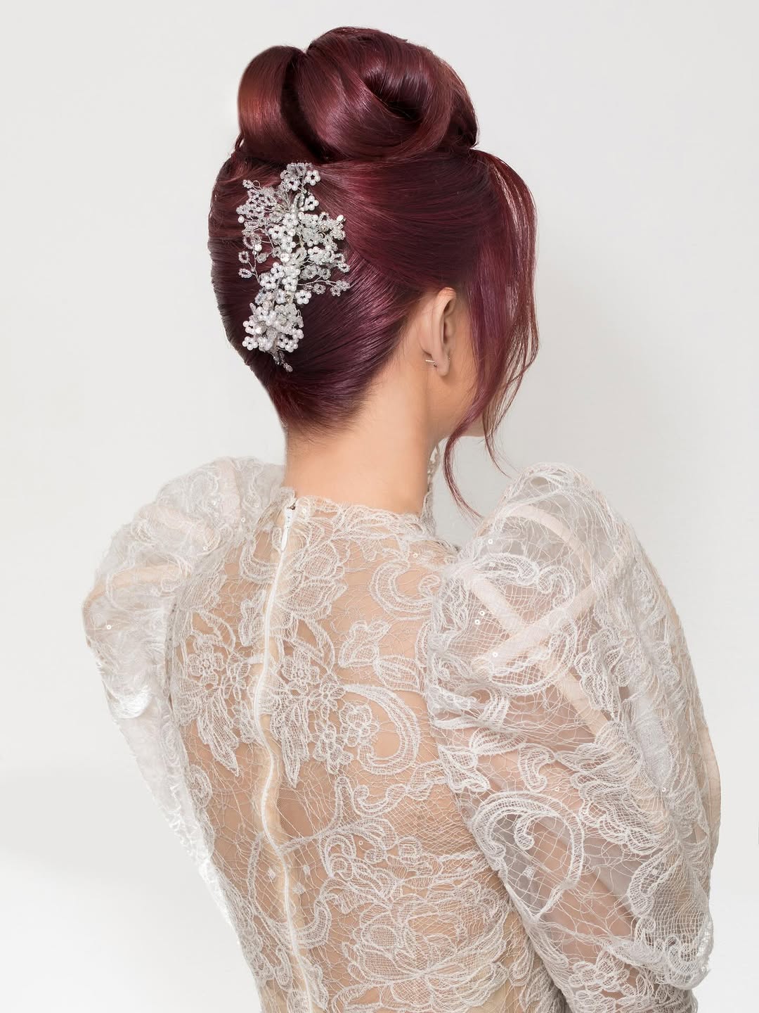 تسريحة الشينيون من صالون جو رعد