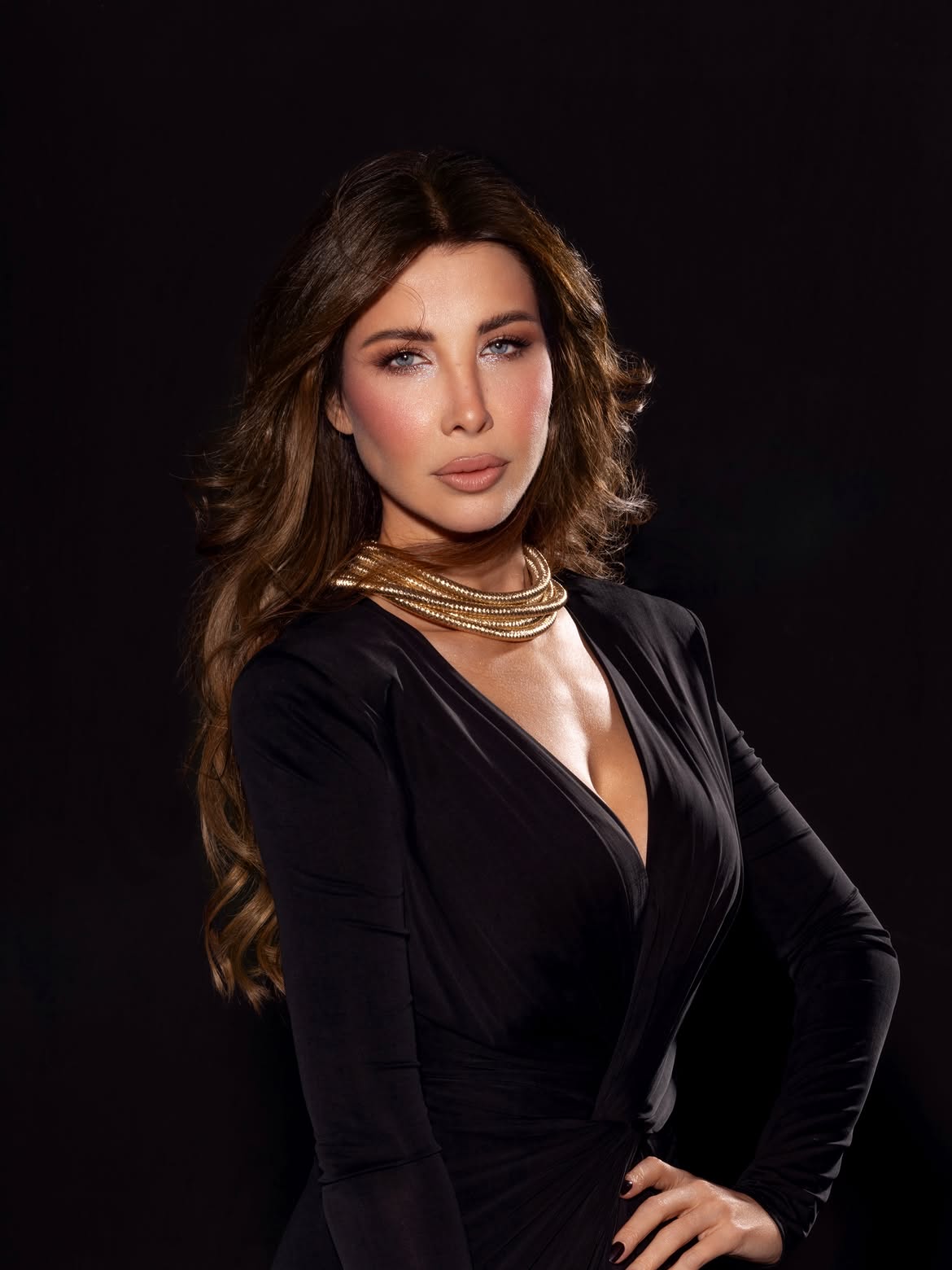 التموجات العريضة المنسدلة بأسلوب نانسي عجرم