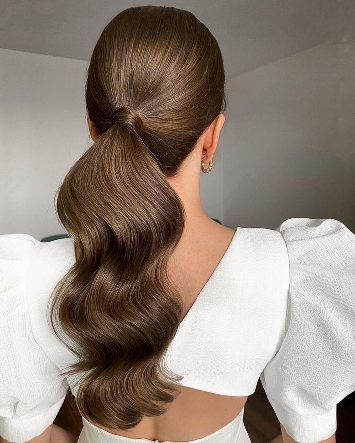 تسريحة Ponytail من صالون Hannah Elizabeth Bridal