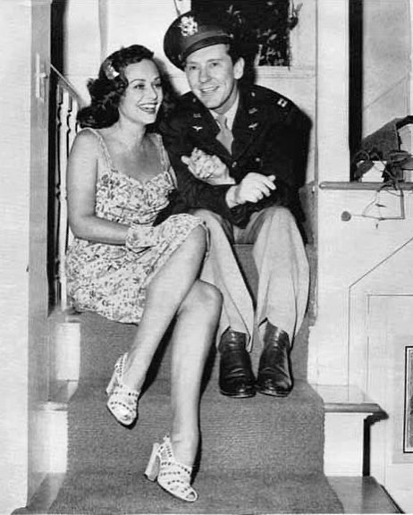 تشارلي تشابلن Charlie Chaplin وبوليت غودارد Paulette Goddard