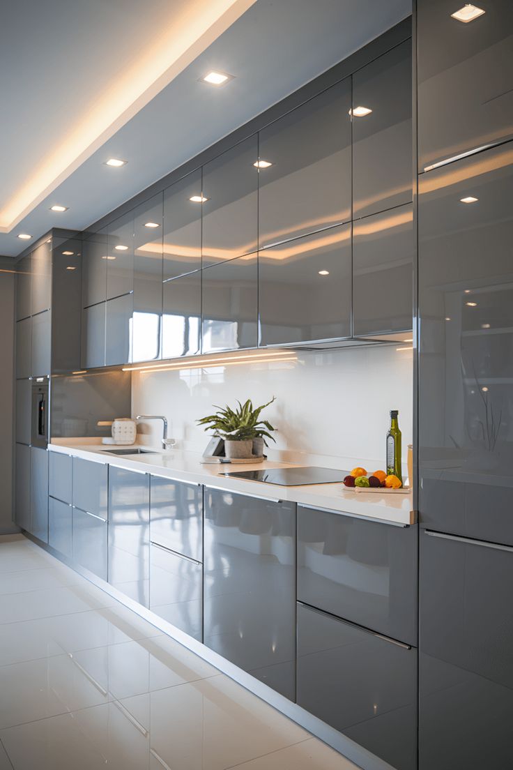 تشطيبات عاكسة لخزائن المطبخ