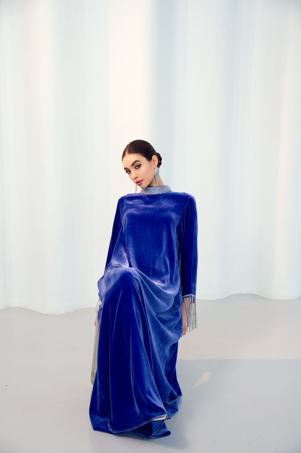 تصاميم ناعمة تنساب على القوام وتبرز الجمال بأسلوب راقٍ وغير متكلّف