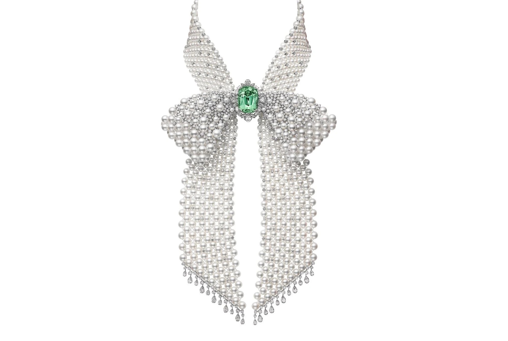 تصميم خلاب لقلادة من اللؤلؤ من ابداعات Mikimoto