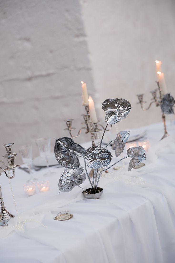 تصميم زهور منحوت وبسيط من الكروم- الصورة من  Pinterest