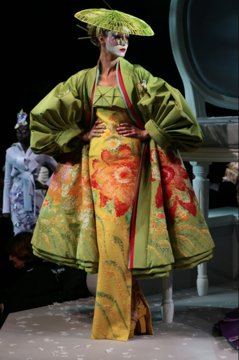 تصميم من جون غاليانو لدار ديور للهوت كوتور للعام 2007