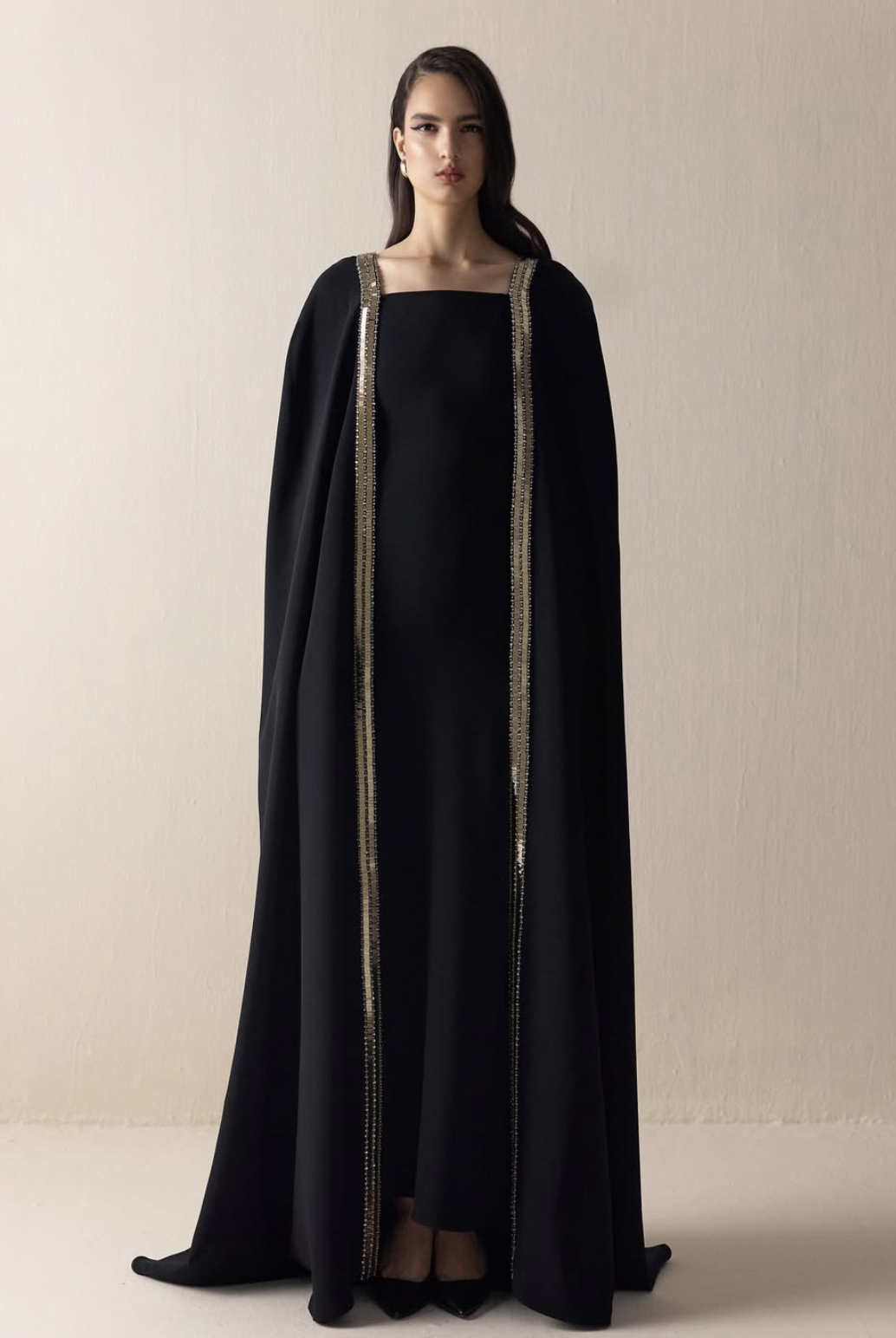 تصميم من مشاعل الفارس مستوحى من البشت