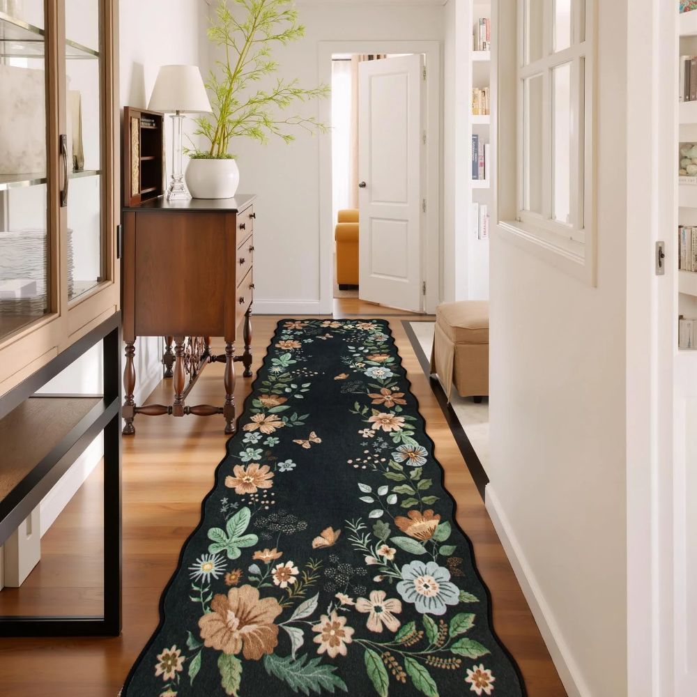 تضيف العداءات المزخرفة دفئًا وشخصية إلى المناطق ذات الحركة الكثيفة