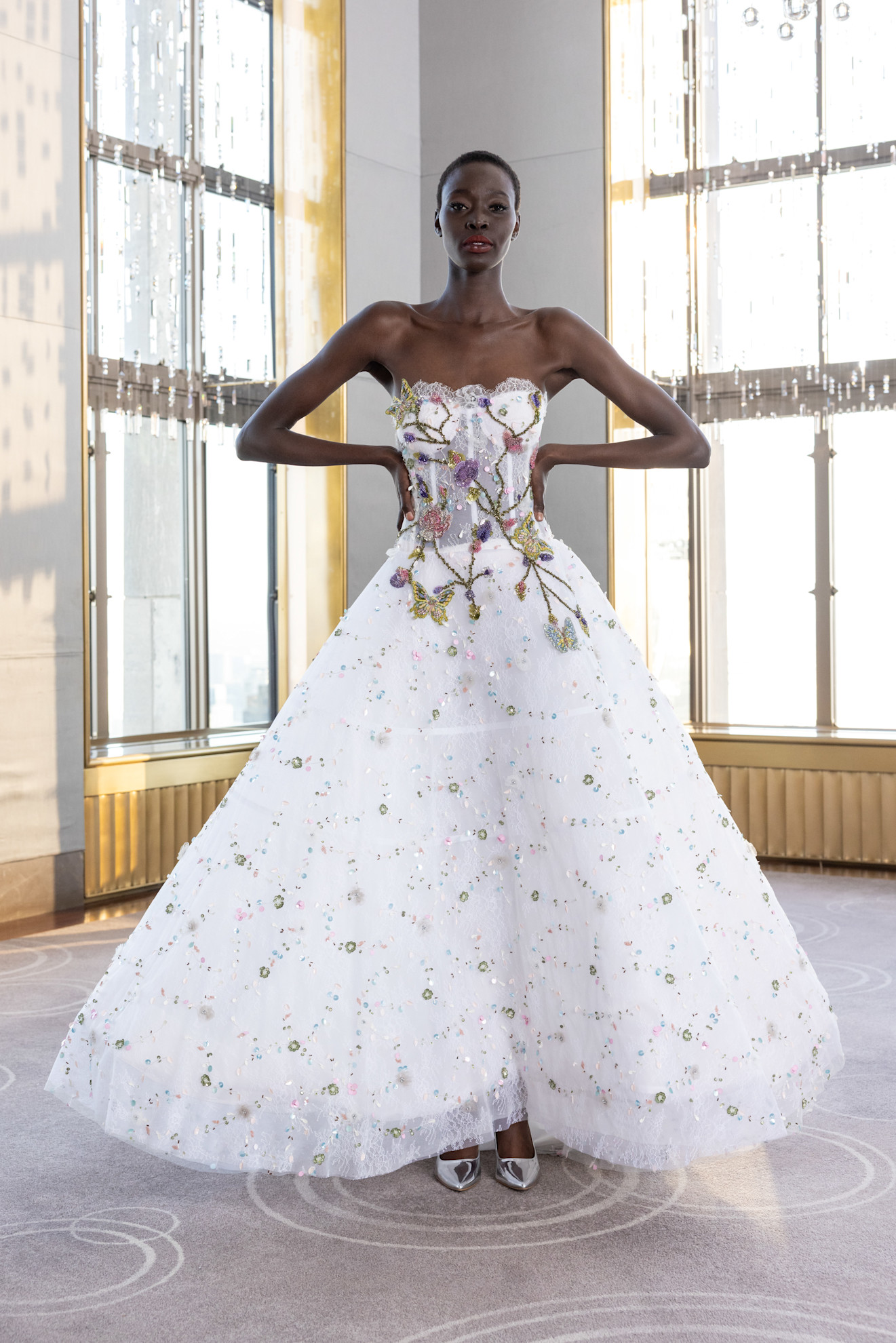 تطريزات ملونة في عروض ناردوس