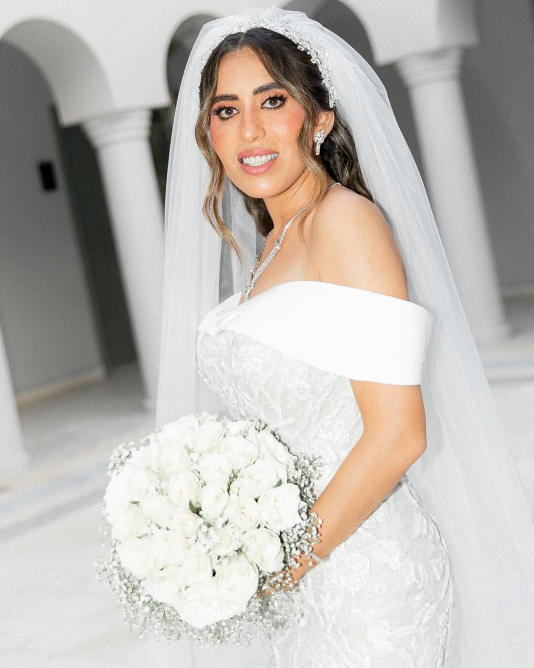 تعاونت خبيرة التجميل مع منة القيعي في زفافها