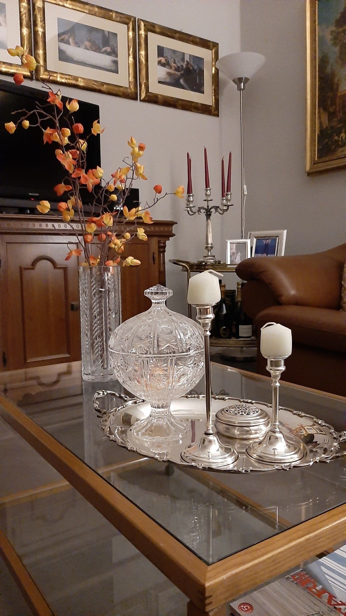 تعد عناصر الفضة من أجمل القطع التي يمكن تزيين المنزل بها في رمضان