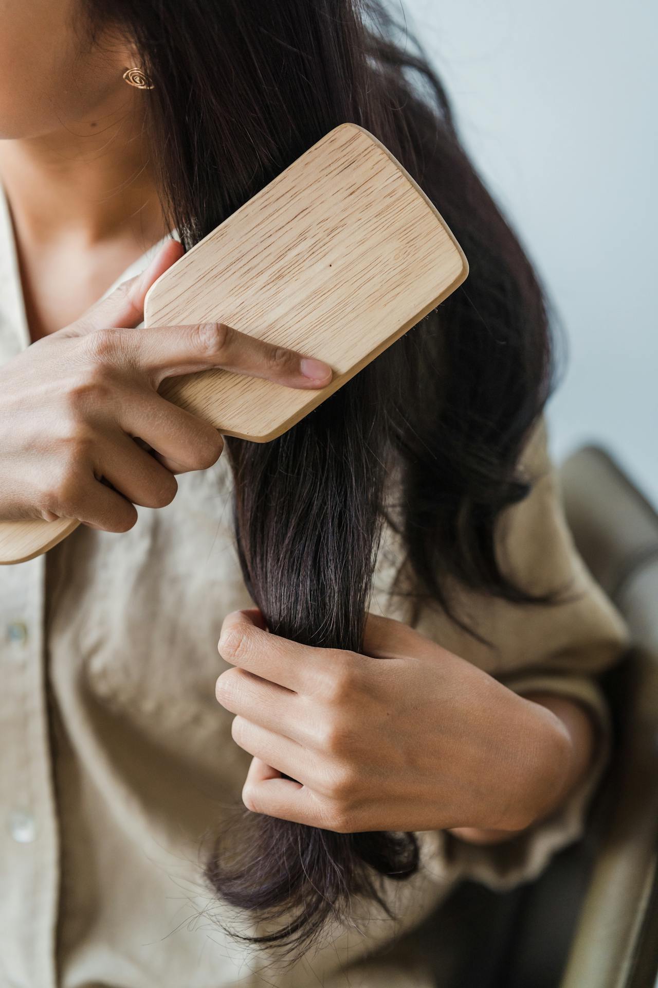 تعرفي على أنواع الشعر المستفيدة من فوائد زيت ذيل الحصان