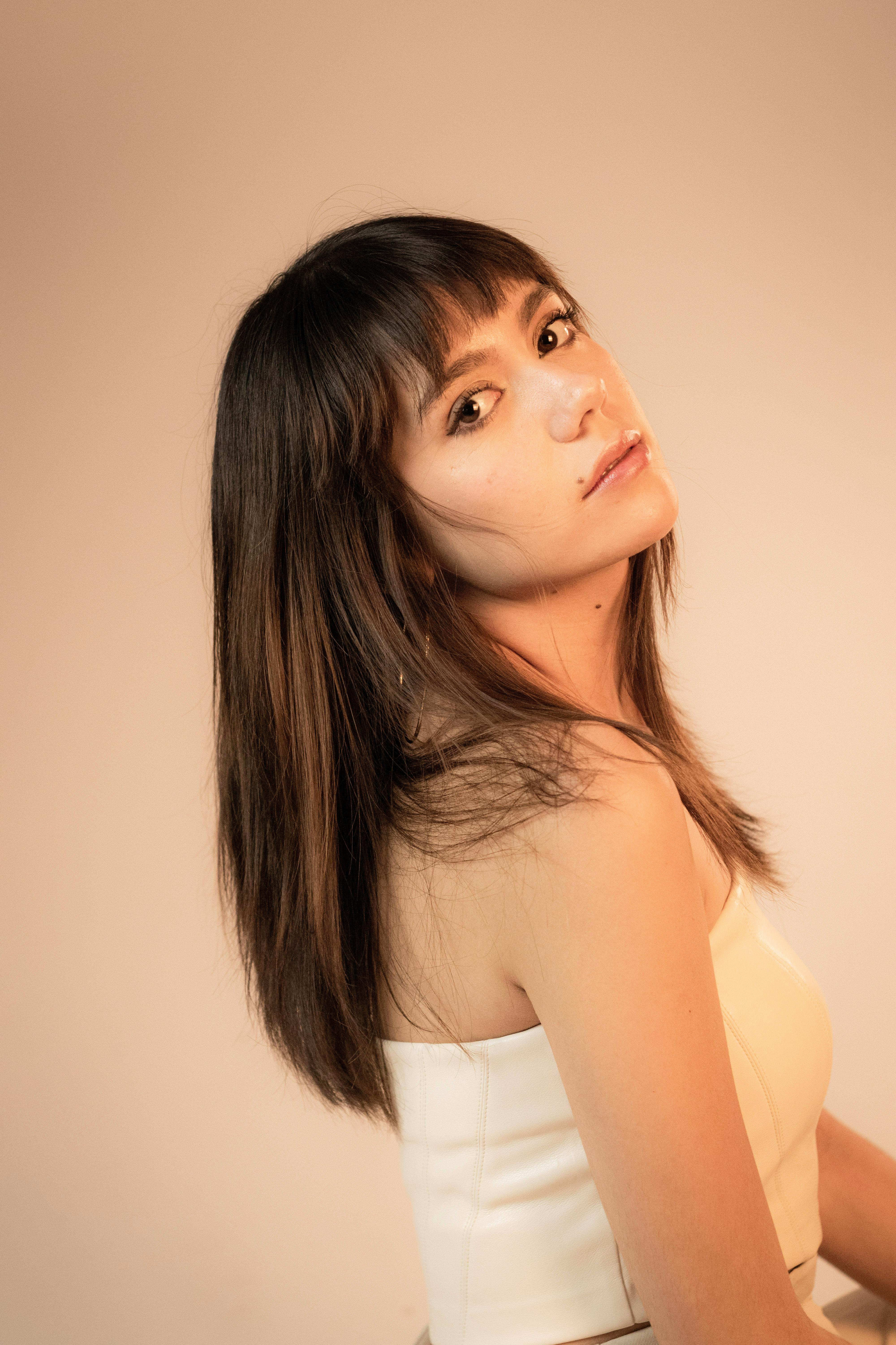 تعكس الإطلالات الناعمة مدى الثقة بالنفس