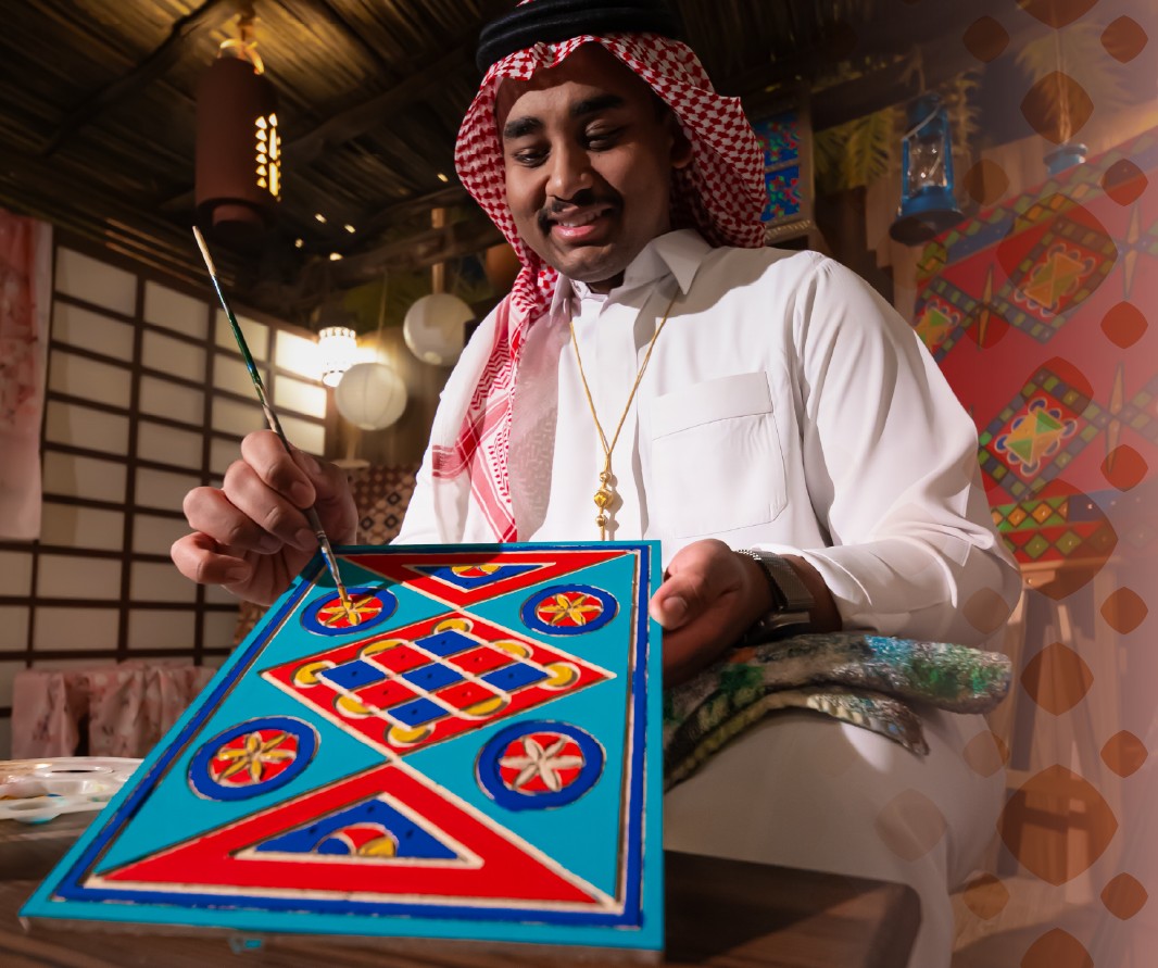 تعلموا أجمل الحرف التراثية في سوق الموسم