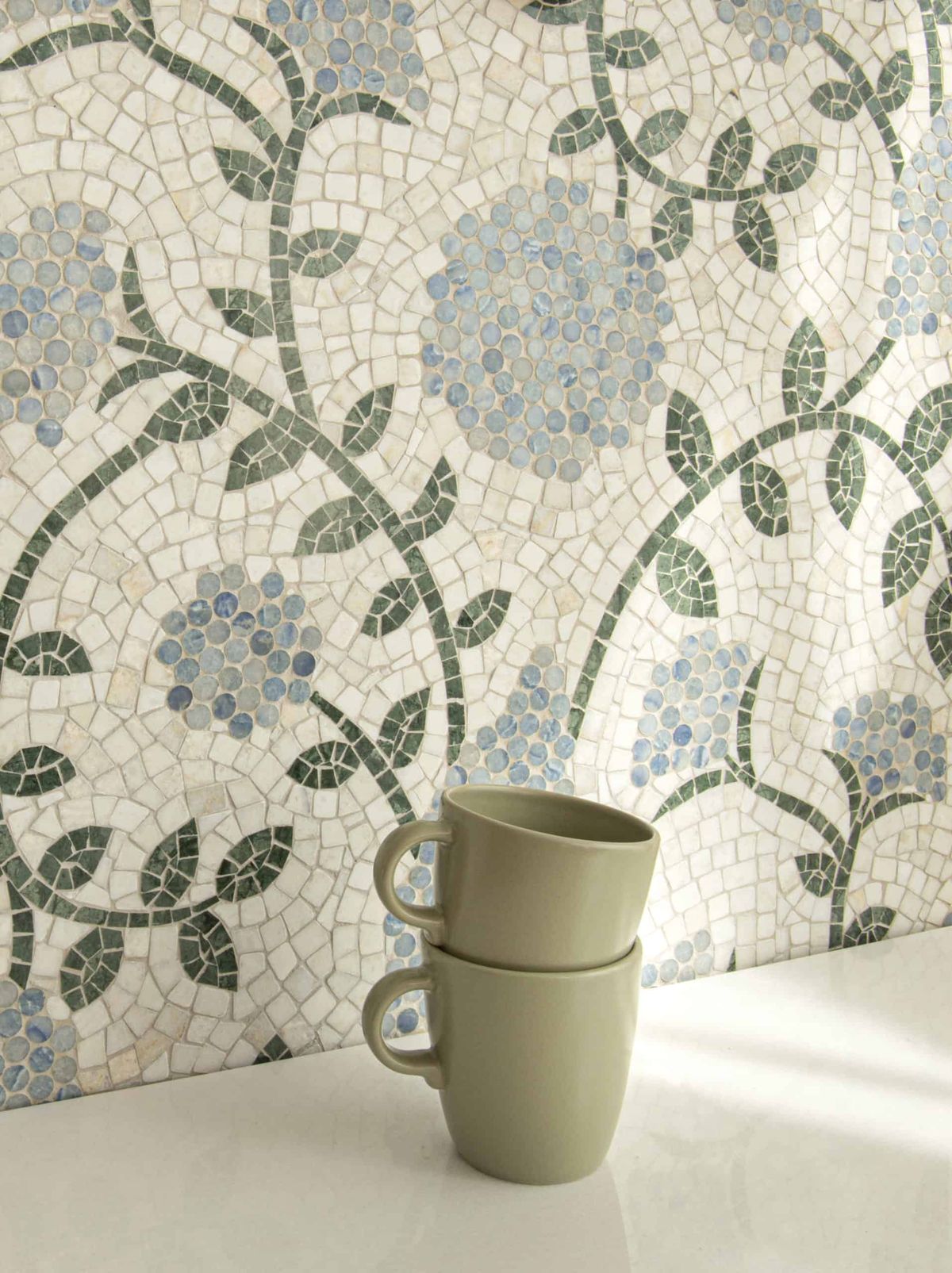 تفاصيل الأساليب المستوحاة من الأنسجة تحول الباكسبلاش والأرضيات إلى نقاط محورية حقيقية