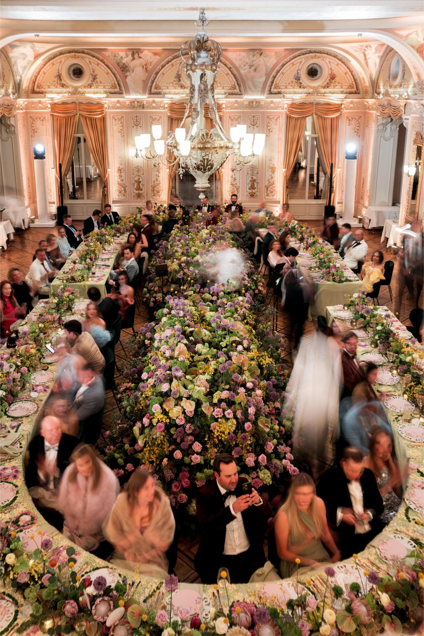 تفاصيل ديكور حفل الزفاف من منسقة الاعراس الهندية تيهيا نارفيل