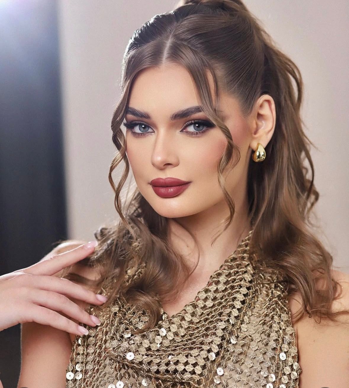 تقدّم المصورة هاجر الفهيد مفهومها الخاص للجاذبية البصرية