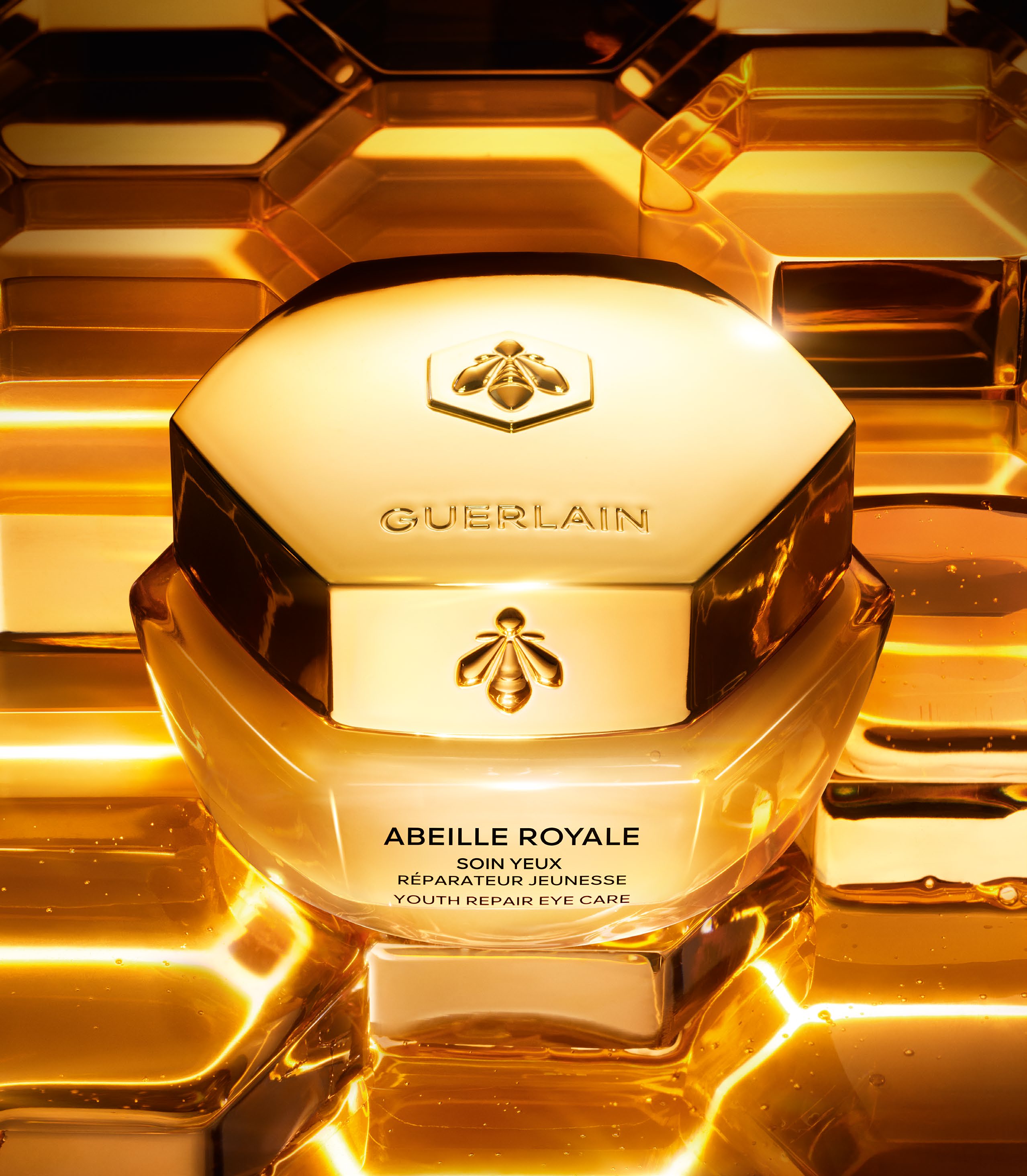تقدّم Guerlain من خلال مجموعة Abeille Royale عناية جديدة لمحيط العين تحمل اسم ABEILLE ROYALE – NEW YOUTH REPAIR EYE CARE