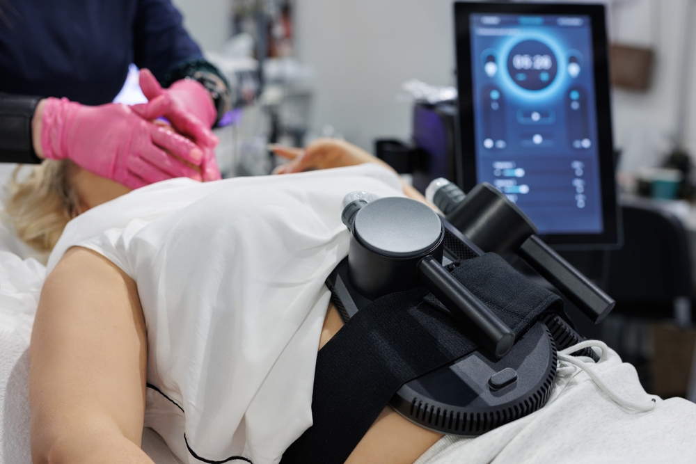 تقنية تحفيز العضلات تساعد  على تقوية العضلات وزيادة شدّها، خاصة في منطقة البطن